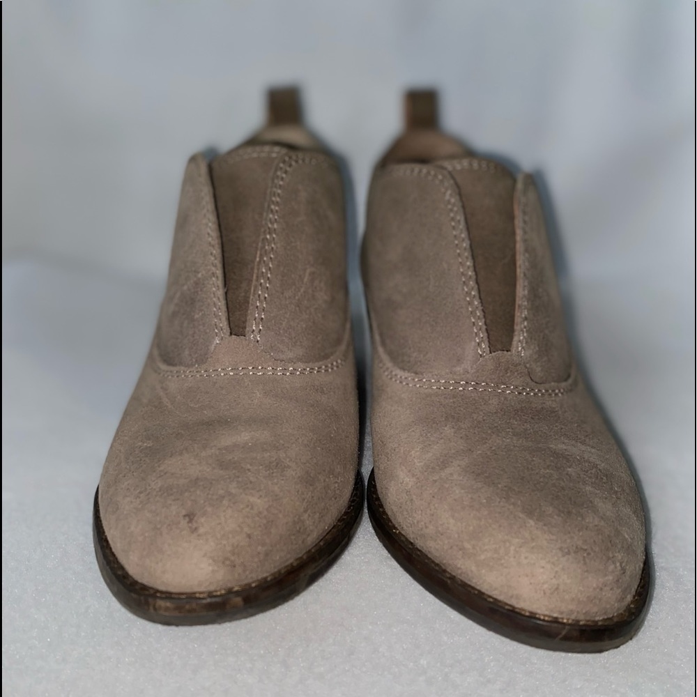 Lucky Brand Size 7.5M Leather Taupe Shoes - Picture 2 of 16